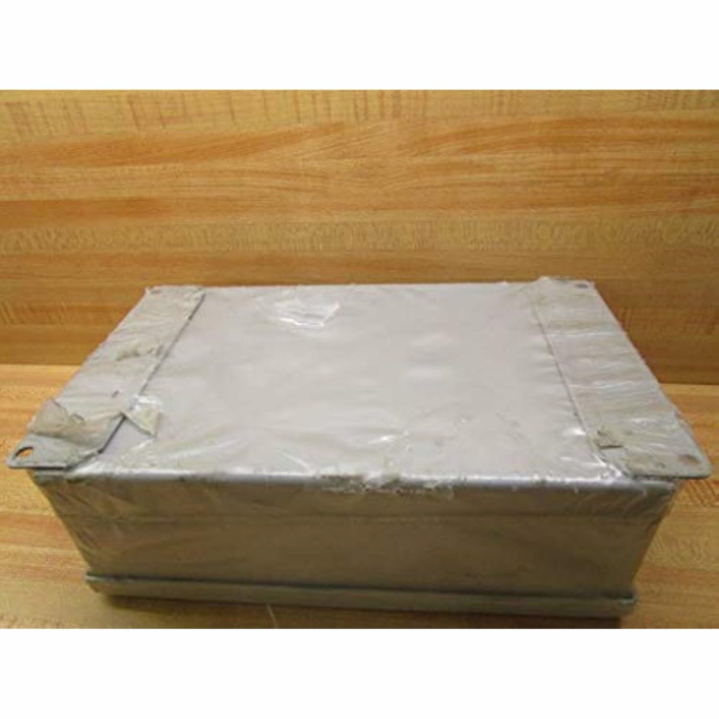 Hoffman E6PB Enclosure for 6 30.5 mm Pushbuttons, Steel, Gray