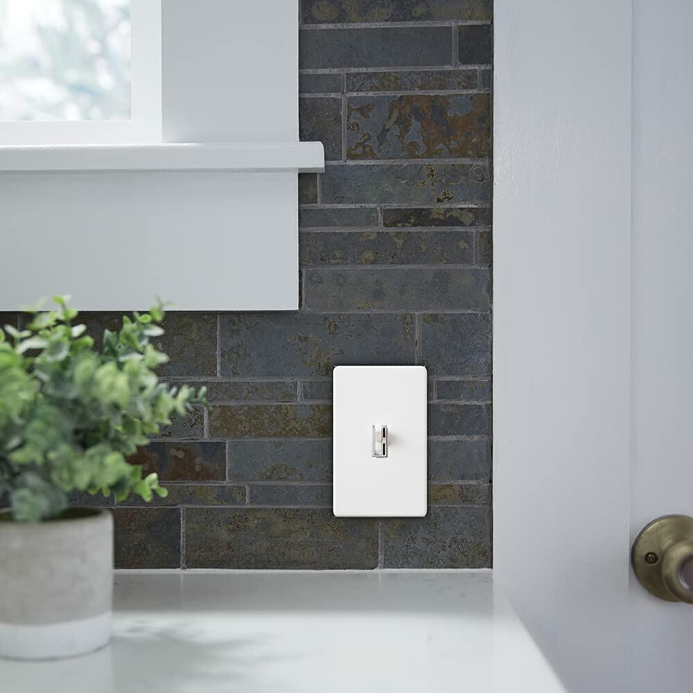 Lutron Fassada 1 Gang Wallplate for Toggle-Style Dimmer and Switches, FG-1-WH, White (1-Pack)
