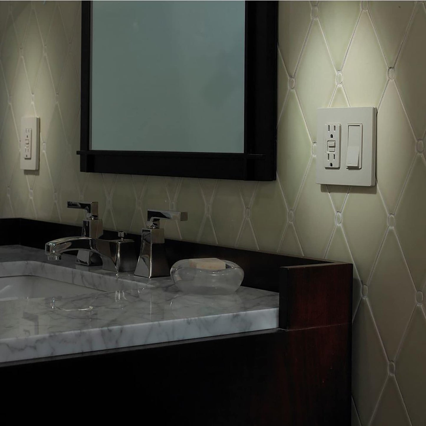 Lutron Claro 2 Gang Decorator/Rocker Wallplate, Gloss, White (1-Pack) | CW-2-WH