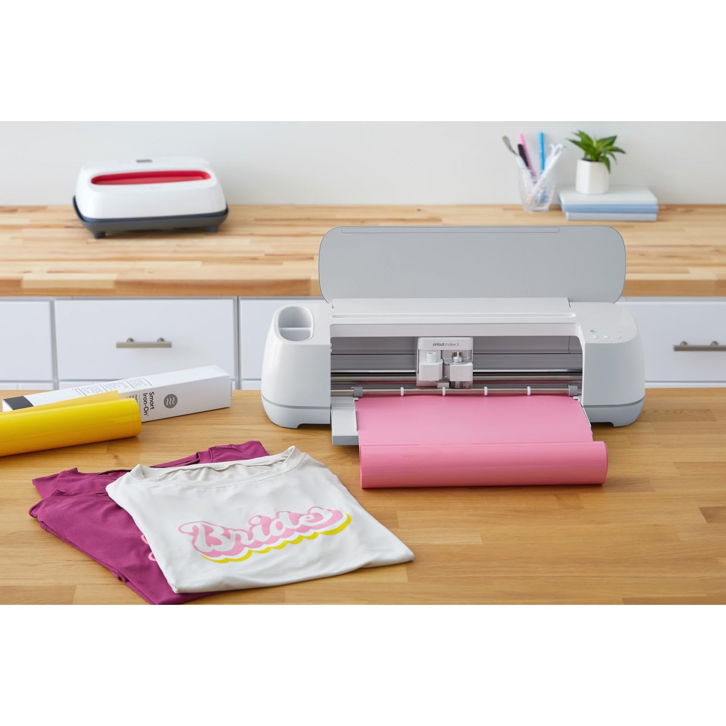 Cricut Smart Iron On, Red - 3ft Roll (13'x36') Heat Transfer Vinyl for Maker & Explore Machines- Matless Cutting for Long cuts up to 12ft