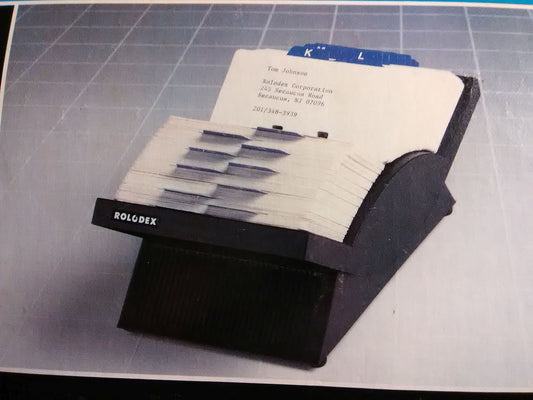 Rolodex 3"x5" 500 Card V-Glide File System. Model GL-35. Includes complete A-Z index tabs