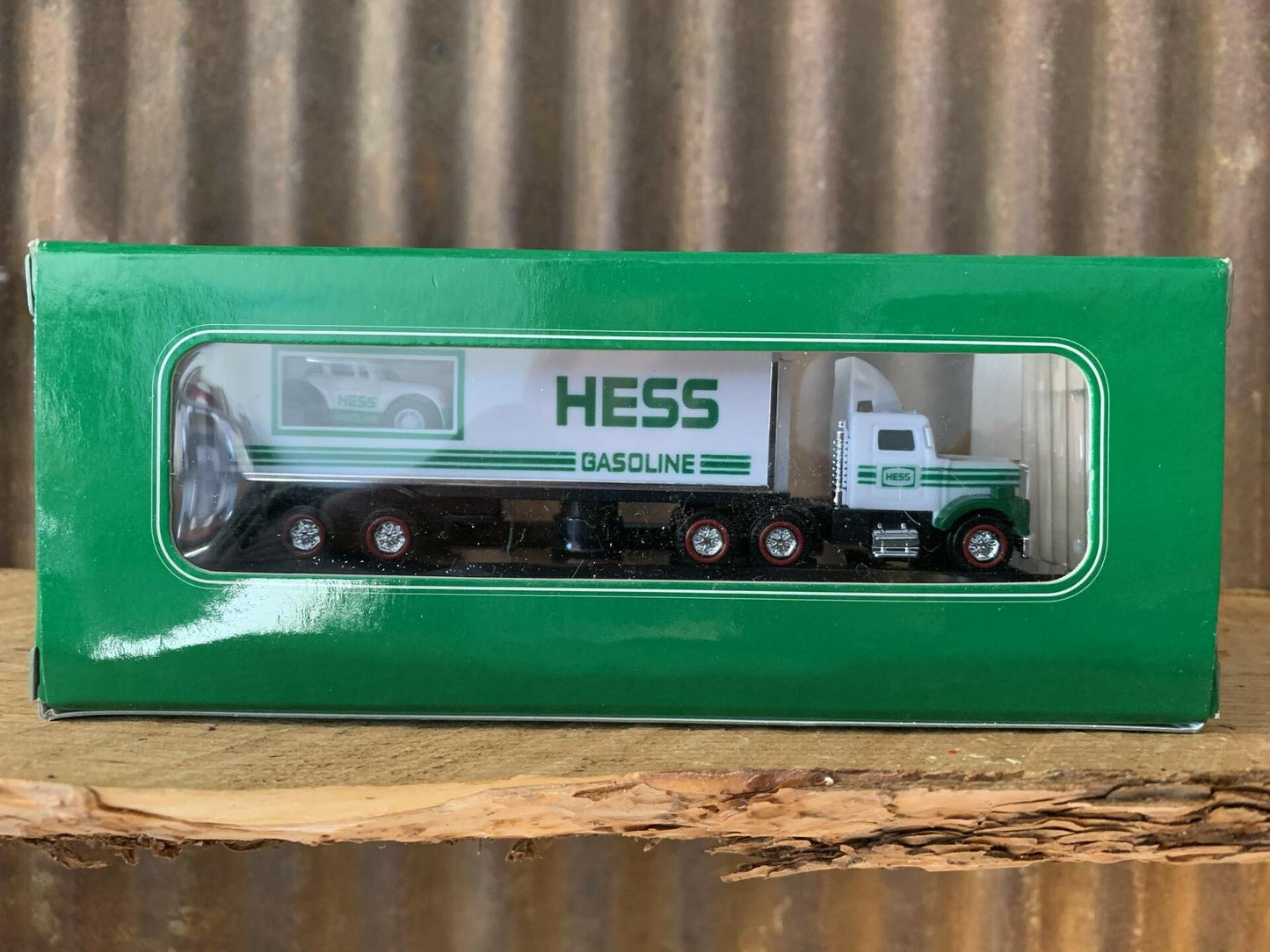 Hess 2006 Mini 18 Wheeler
