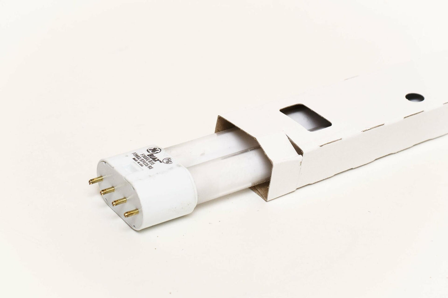 GE 15867 - F39BX/SPX35/RS Single Tube 4 Pin Base Compact Fluorescent Light Bulb